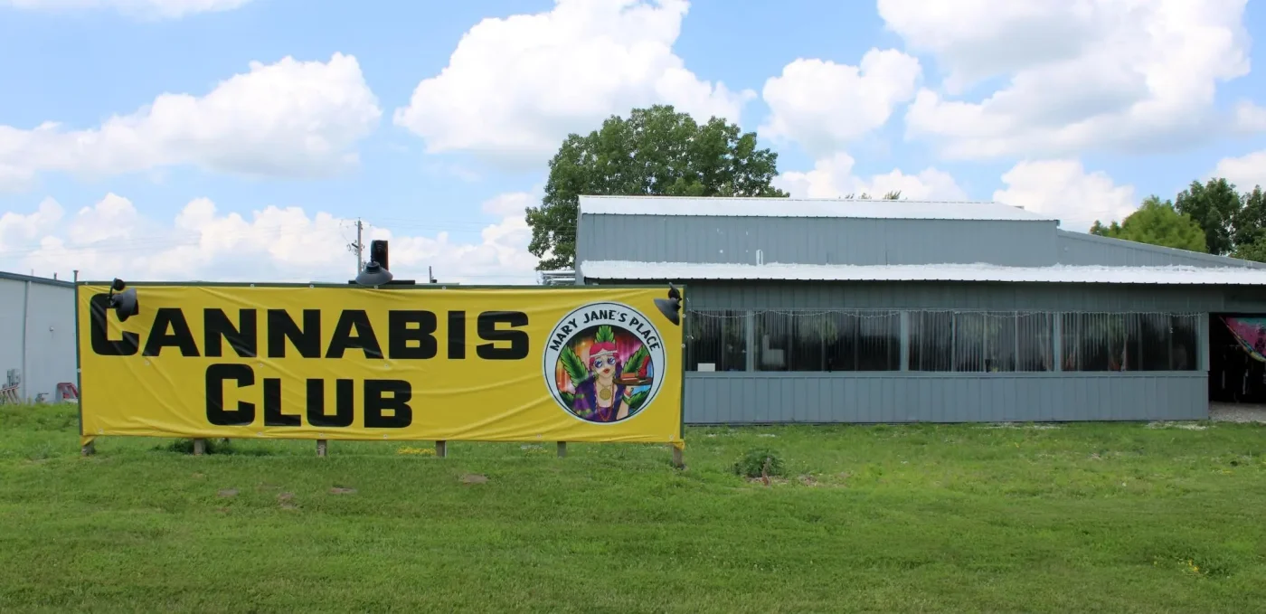 mary james place club